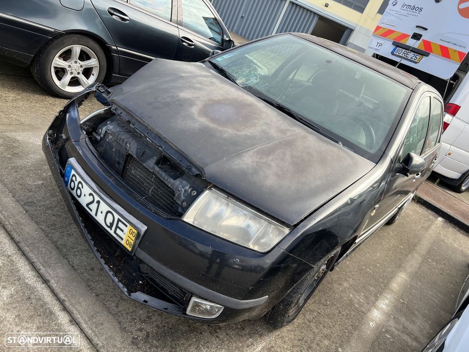 Skoda Fabia Gasolina ano 2000 para pecas - 1