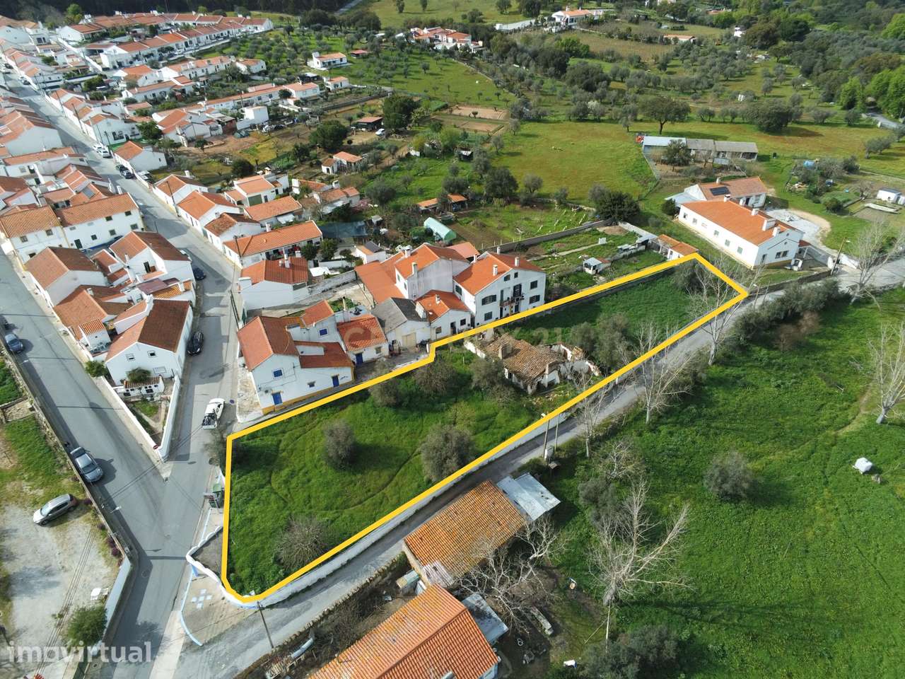 Terreno Urbano em Valverde, a 10 minutos do centro histórico de Évora. - Grande imagem: 2/17
