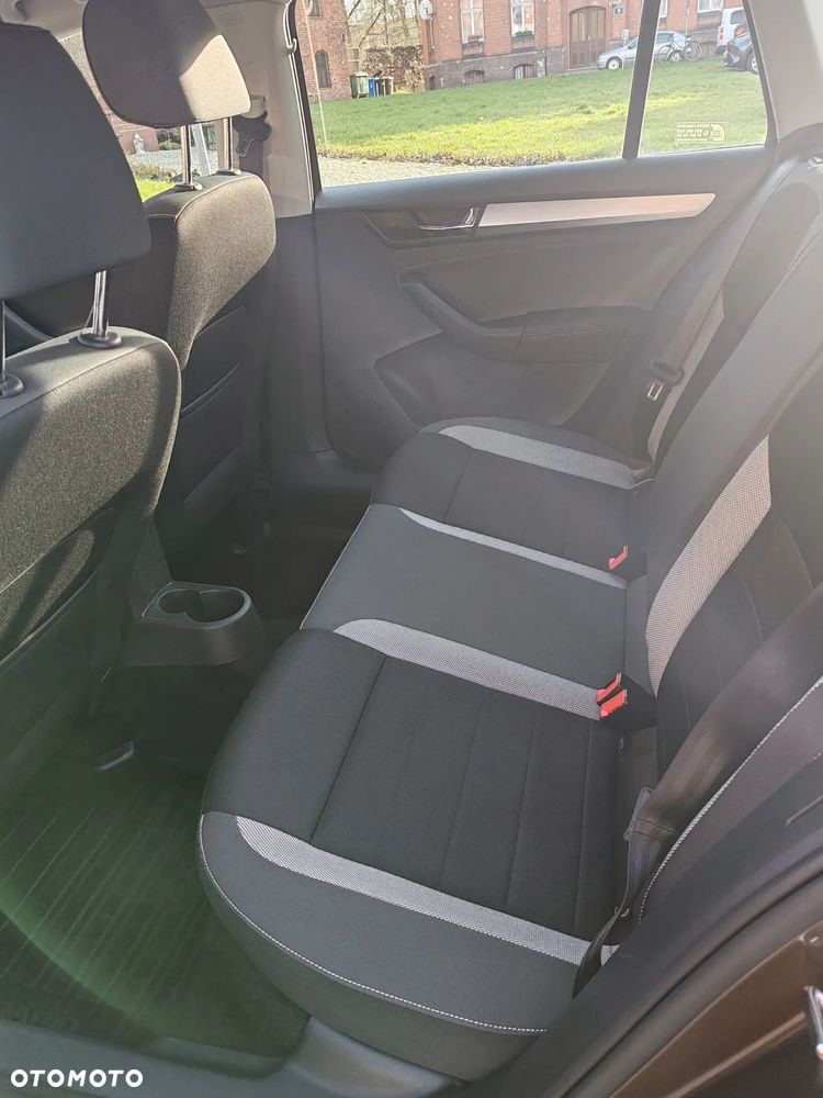 Skoda RAPID 1.0 TSI Ambition - 14