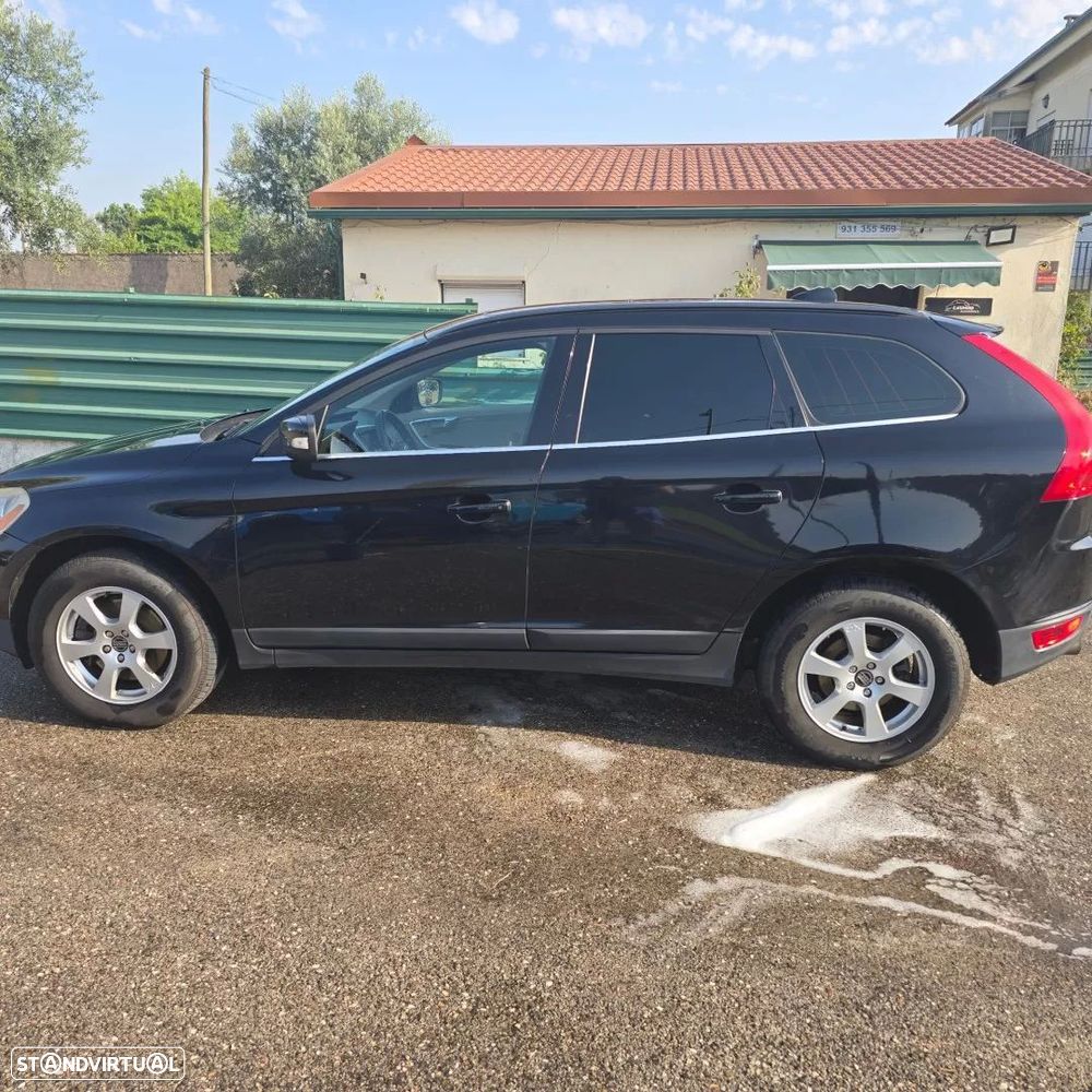 Volvo XC 60 2.4 D Momentum Geartronic - 3