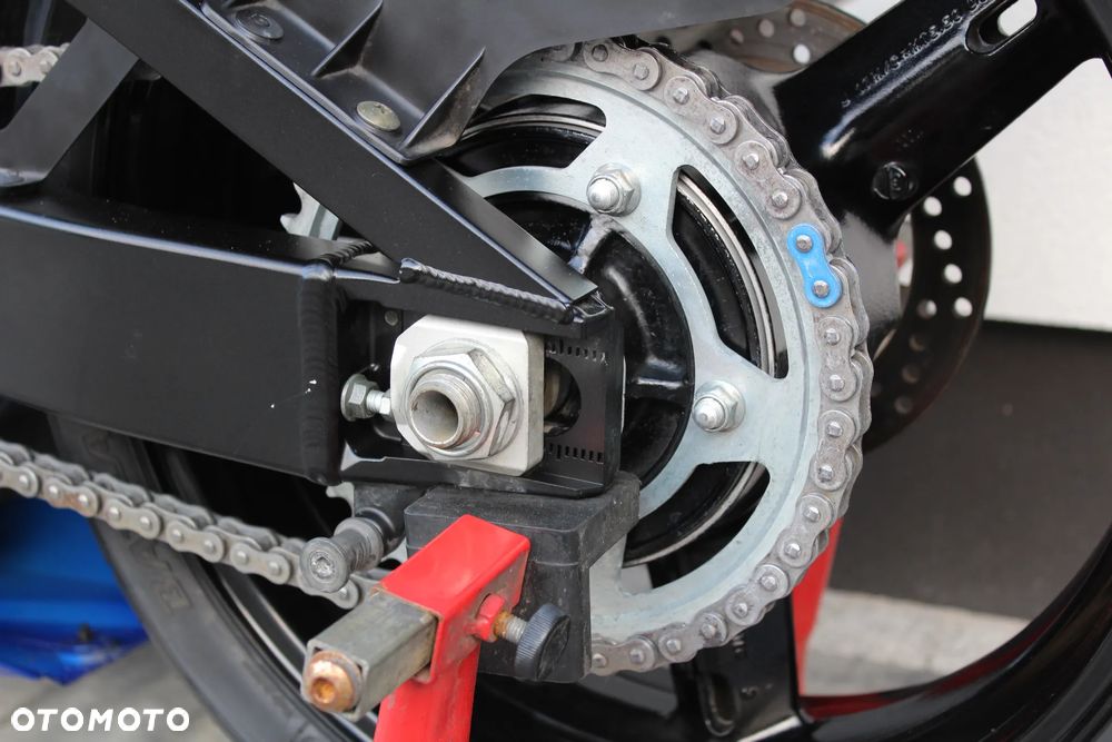 Suzuki GSX-R - 24