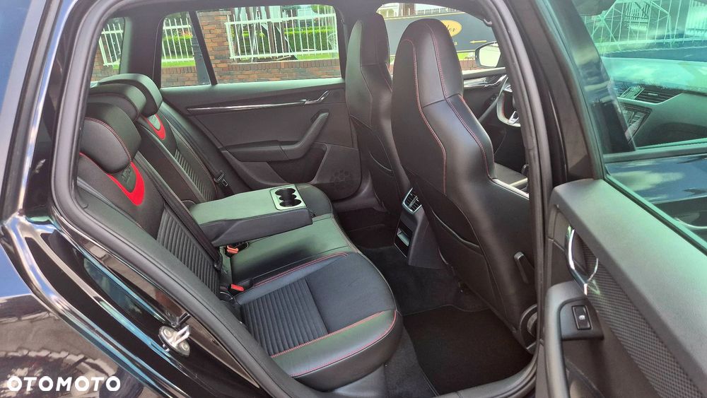 Skoda Octavia 2.0 TDI 4x4 DSG RS - 16
