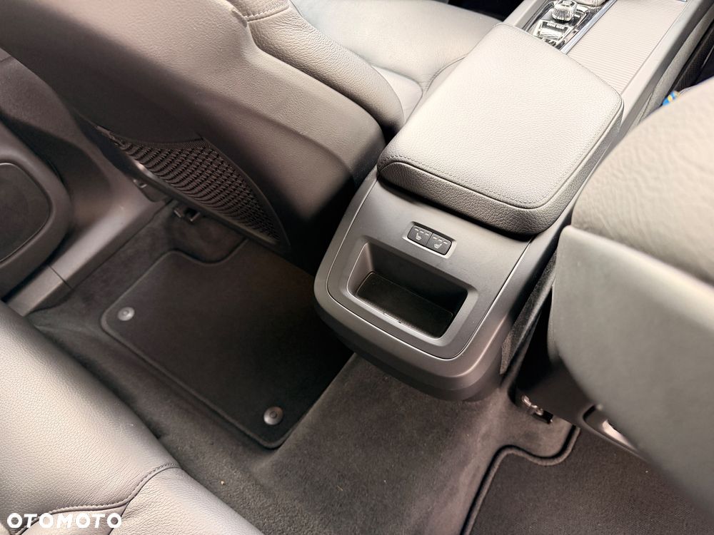 Volvo XC 60 D4 Momentum - 23
