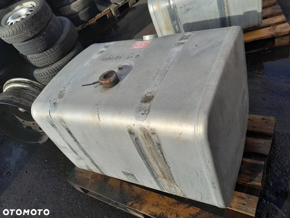 Zbiornik paliwa Scania 98cm. / 70cm. / 68cm. 400L