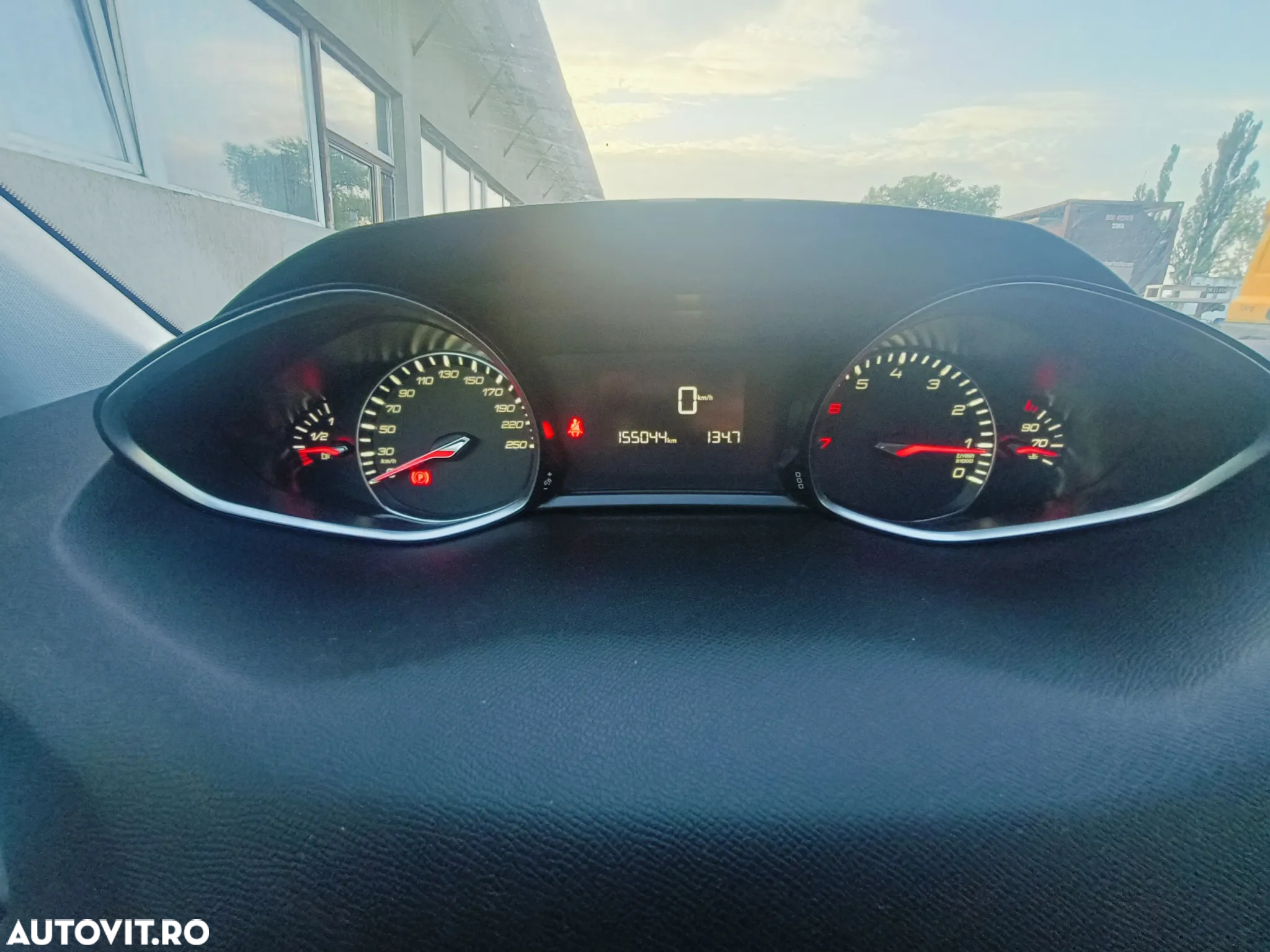 Peugeot 308 1.2 L PureTech Turbo Allure - 12