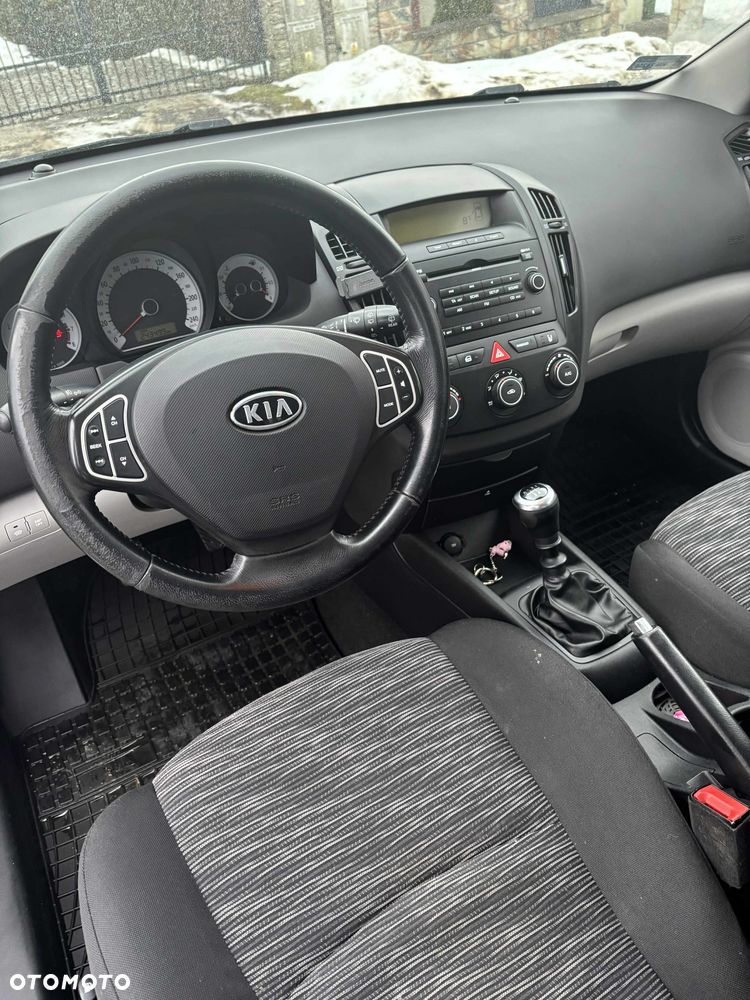 Kia Ceed 1.4 CVVT LX - 14
