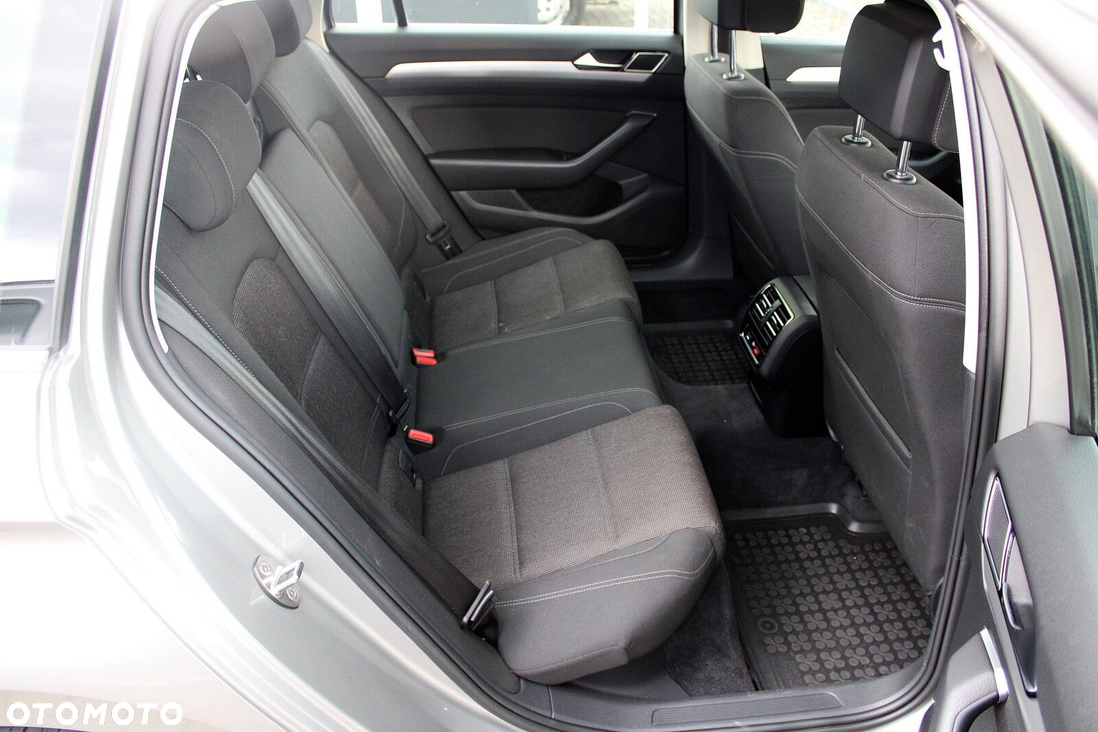 Volkswagen Passat 2.0 TDI BMT Comfortline DSG - 14