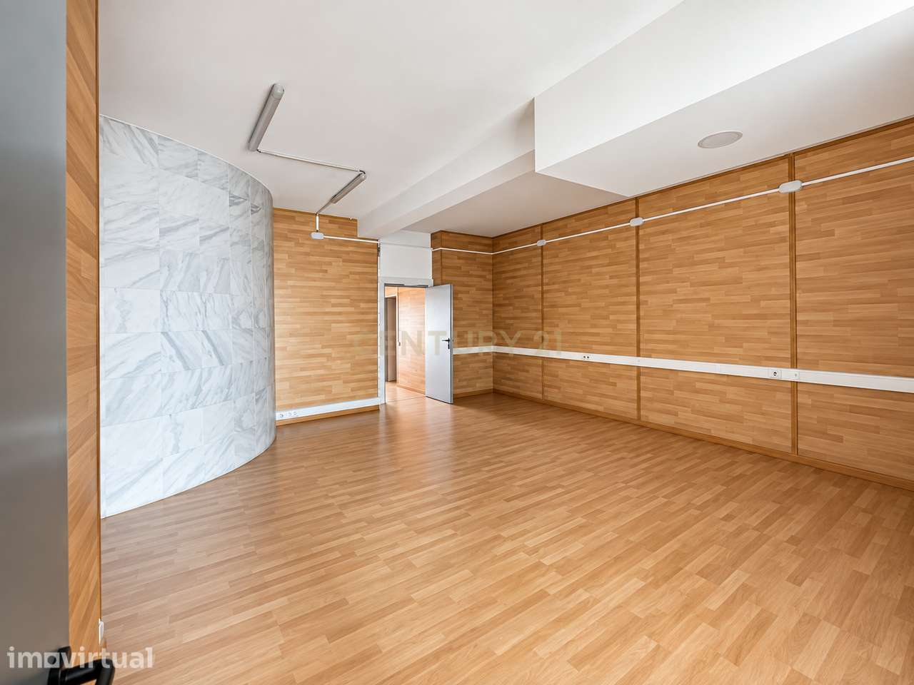 Estabelecimento Comercial | Fonte Luminosa | Caldas da Rainha - Grande imagem: 5/10