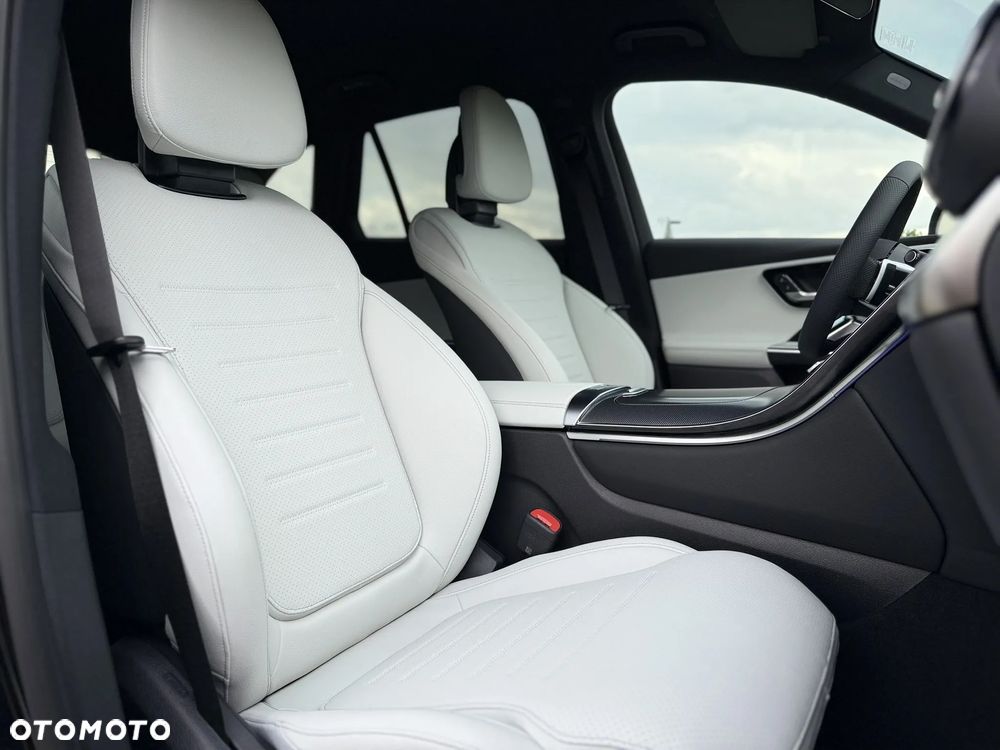 Mercedes-Benz GLC - 26