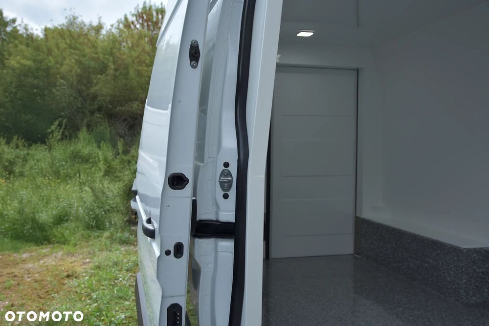 Renault Master Izoterma Chłodnia 2.0 150KM - 26