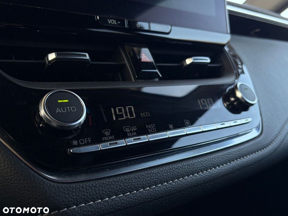Toyota Corolla 1.8 Hybrid Style - 25