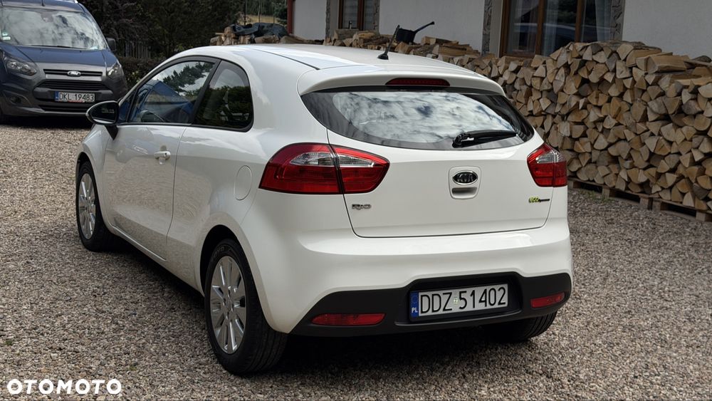 Kia Rio - 4