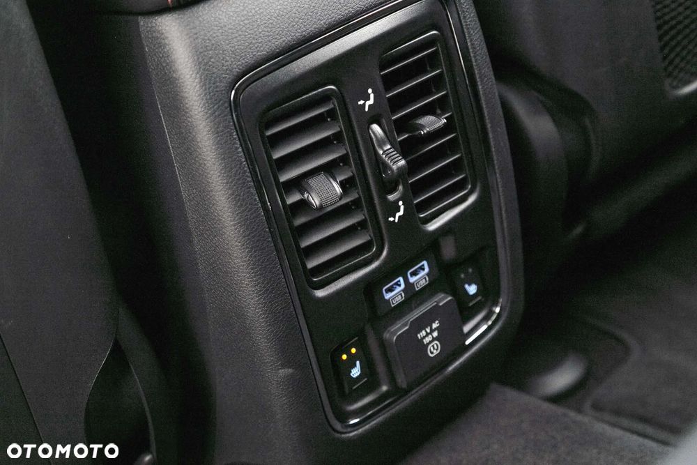 Jeep Grand Cherokee - 22