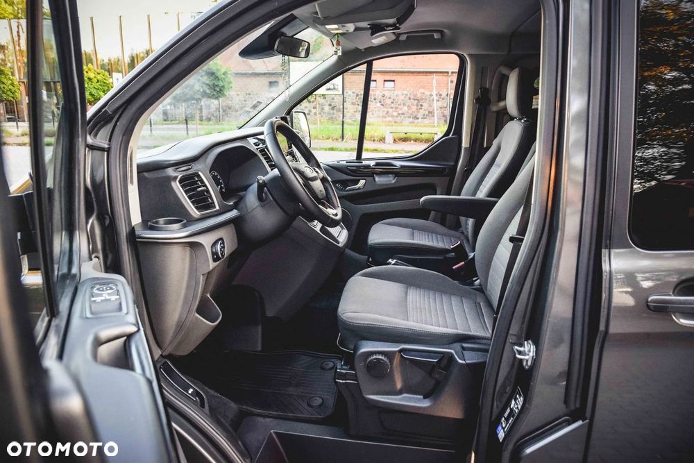 Ford Tourneo Custom 2.0 EcoBlue L2 Titanium - 22
