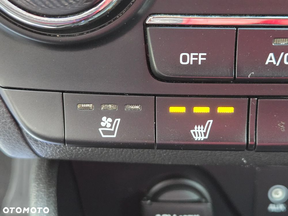 Hyundai Tucson blue 1.7 CRDi 2WD Intro Edition - 14