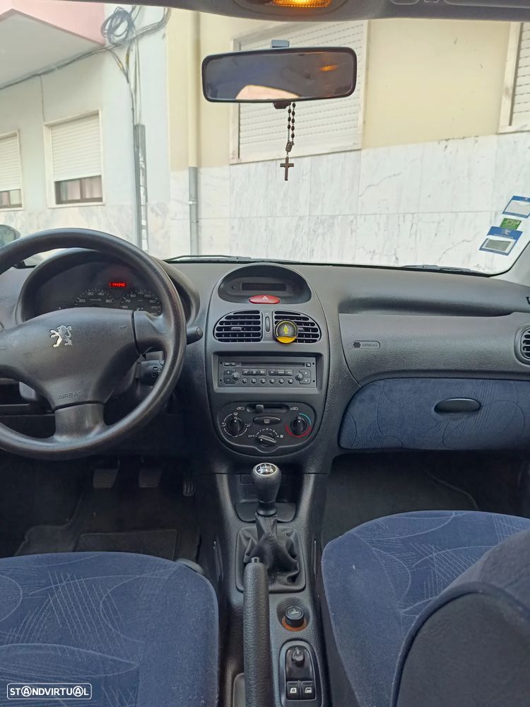 Peugeot 206 1.1 XT - 12