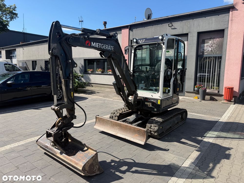 Caterpillar 302.7 - 2