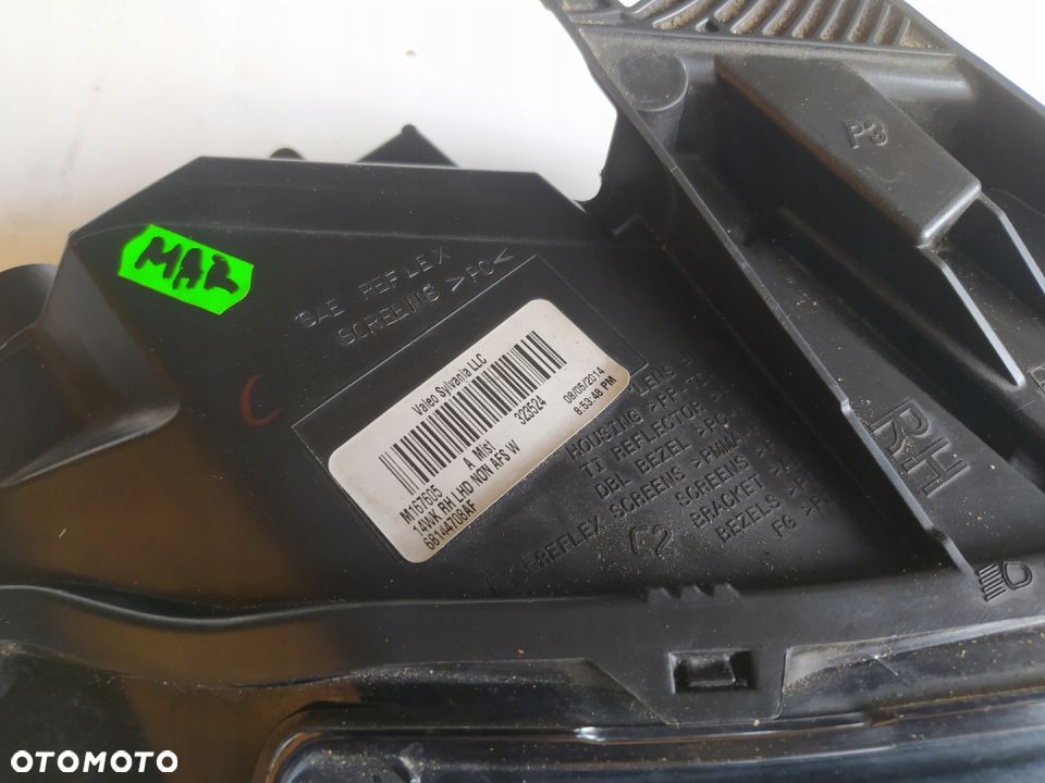 JEEP GRAND CHEROKEE WK2 XENON LAMPA PRZEDNIA PRZOD - 2