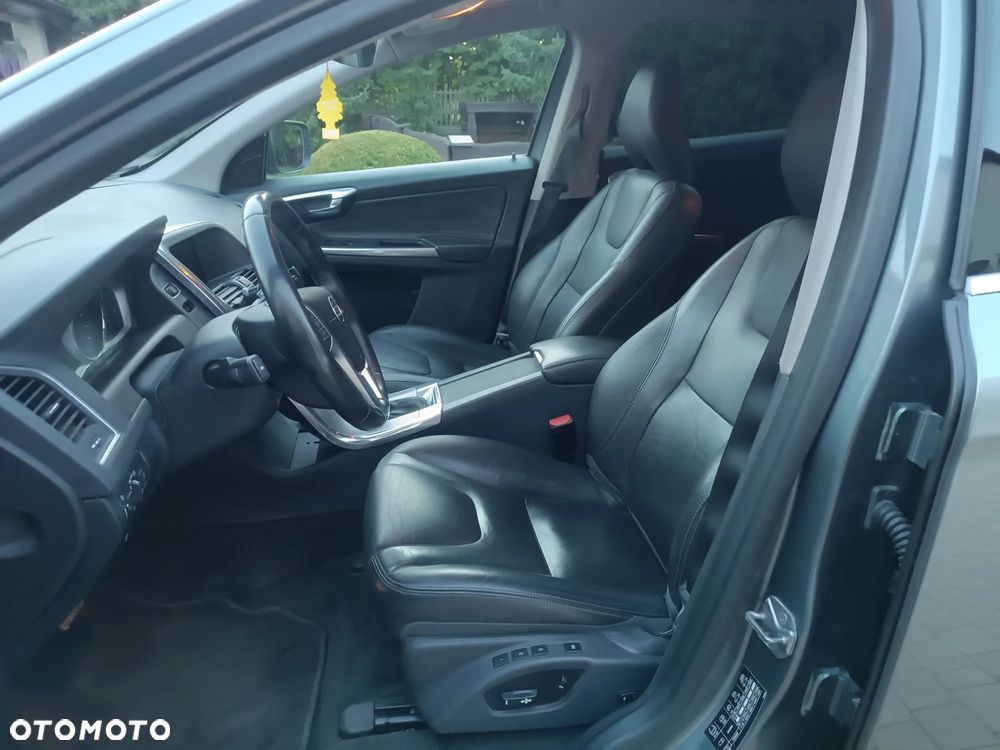 Volvo XC 60 D4 AWD Summum - 9