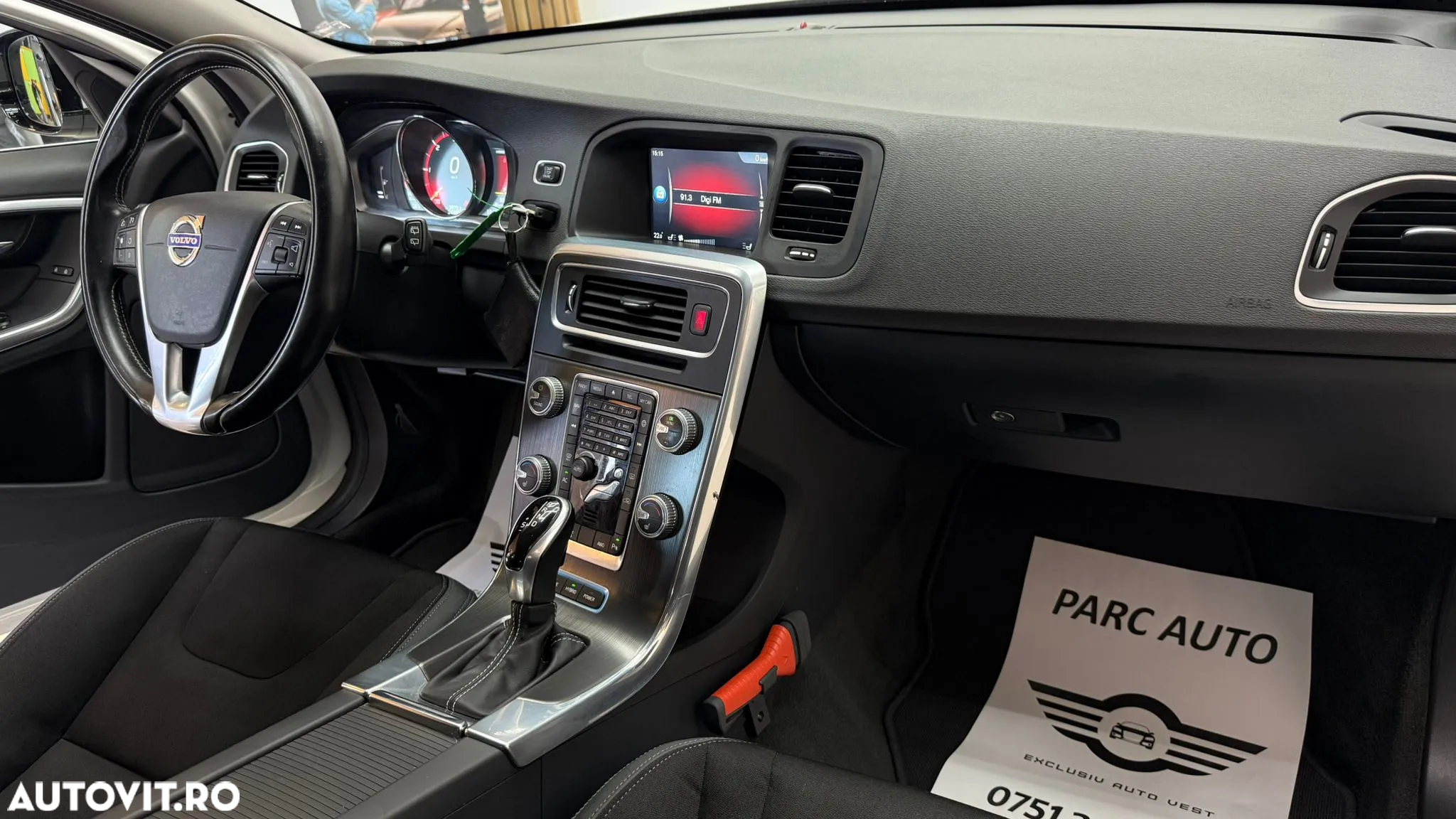 Volvo V60 D6 Plug-In-Hybrid AWD Geartronic Momentum - 21
