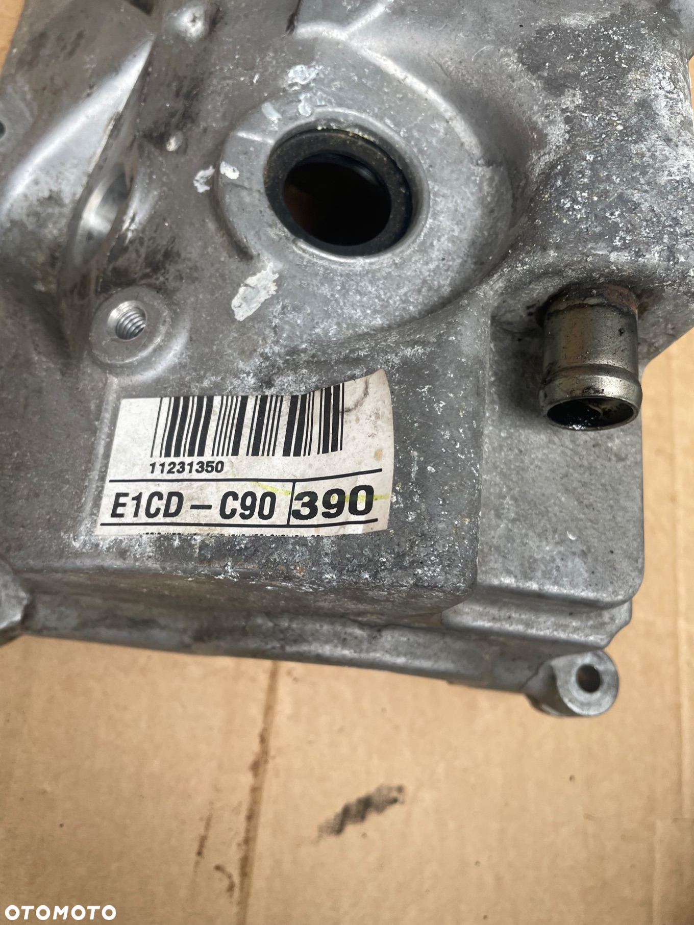 TOYOTA AVENSIS T25 2.0 D4D 116KM POKRYWA ZAWORÓW ODMA - 2