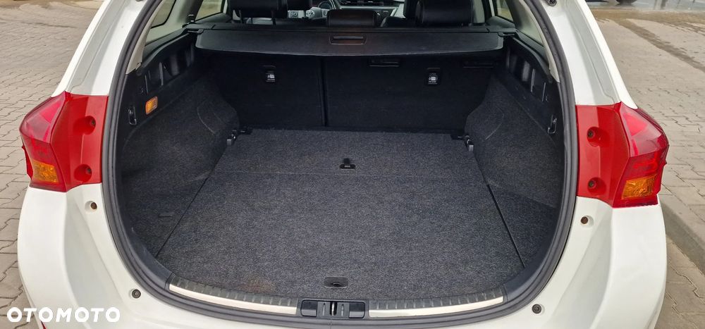 Toyota Auris - 10