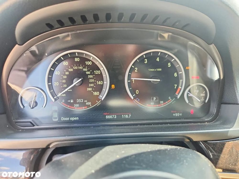 BMW Seria 5 528i xDrive Sport-Aut - 11