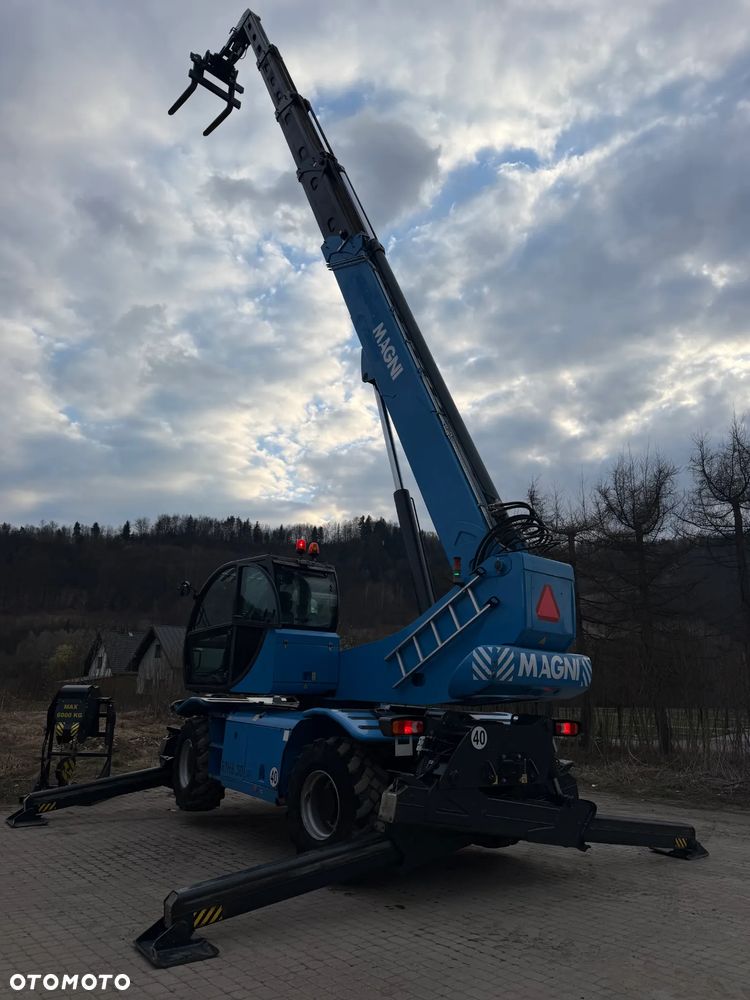 Magni RTH 6.30 SH-M/C . Ładowarka Teleskopowa Dźwig Zwyżka 30 metrów wysuw . Udźwig 6 ton. 4391 mtg Kosz (Pilot 2 funkcje) Wciągarka hydr. Widły. Jak Nowa z Norwegii! 2018rok. KLIMA Webasto post. Aktualna DEKRA 2026r. skręt 4 koła KRAB. Auto-poziomowanie! Zero luzów wycieków jak Nowa z salonu. Pełny Obrót. Małe Gabaryty maszyny. Mała waga 21 ton a potężny zasięg i udzwig! - 14