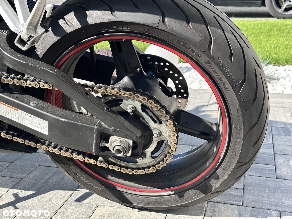 Suzuki GSX-R - 16