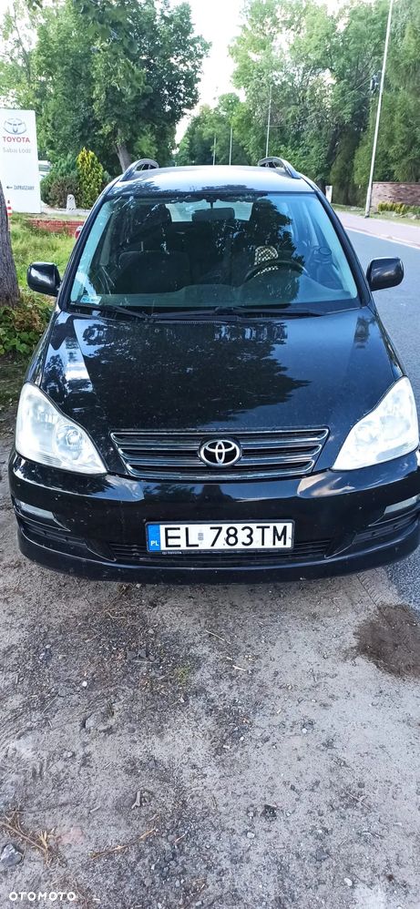 Toyota Avensis Verso 2.0 - 13