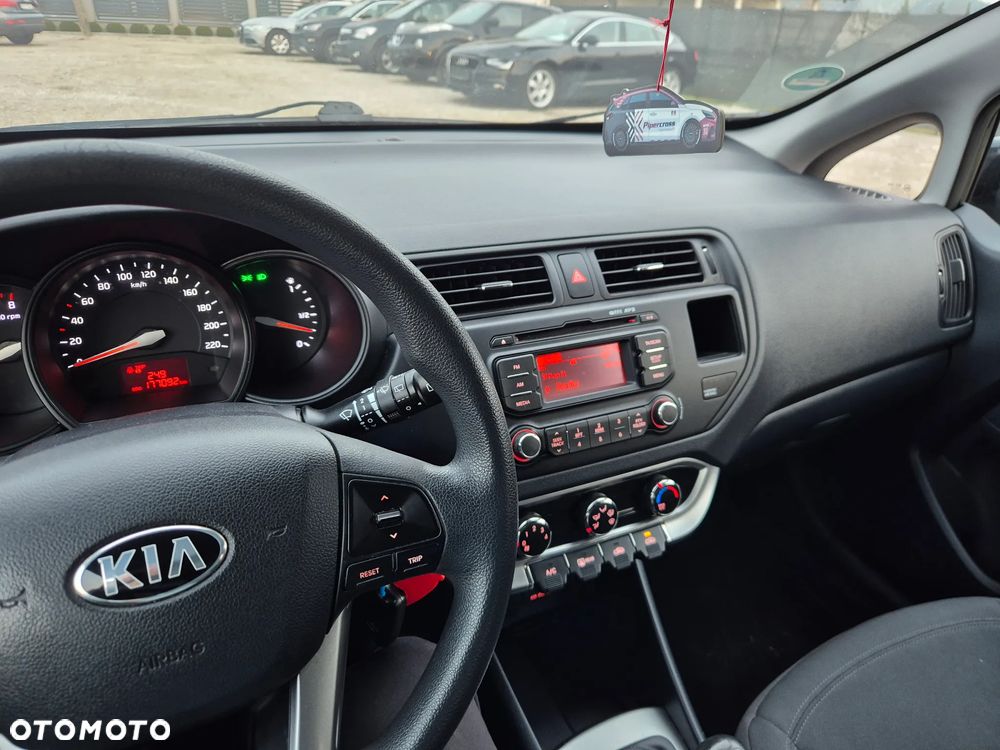 Kia Rio - 5