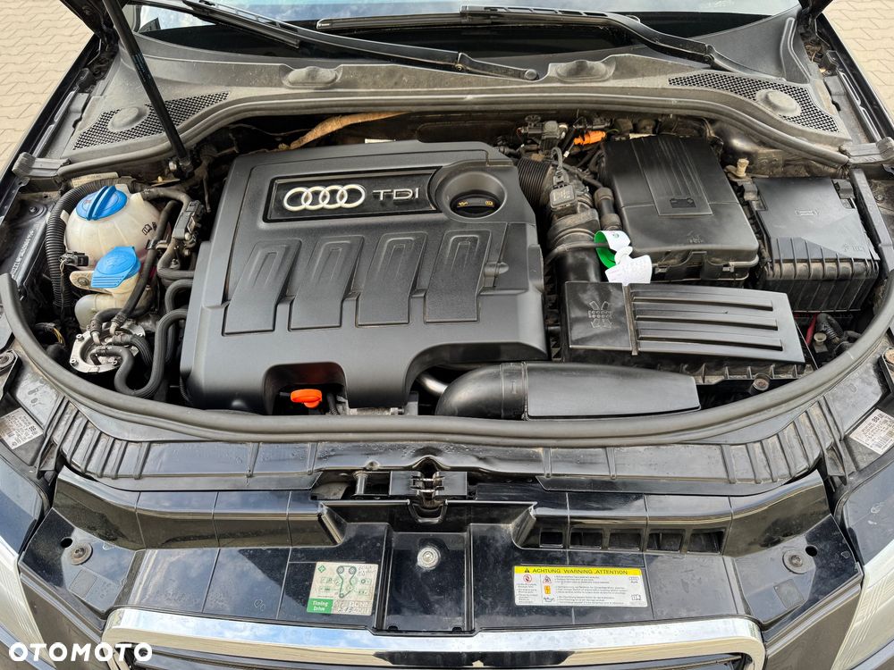 Audi A3 Sportback 1.6 TDI DPF Ambiente - 14