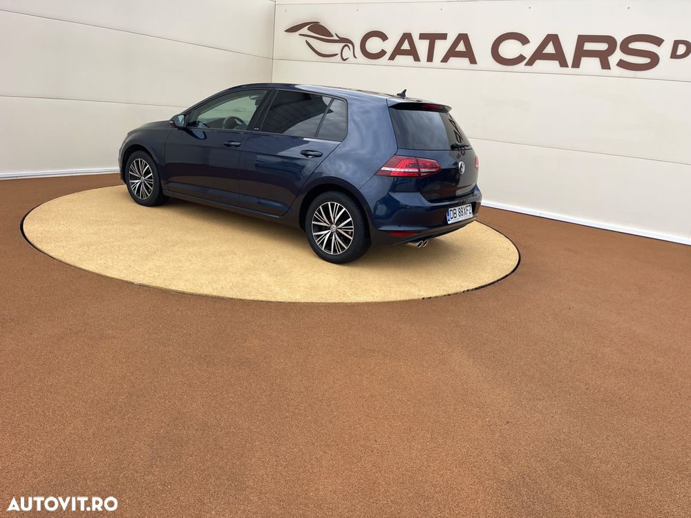Volkswagen Golf 2.0 TDI BlueMotion Technology DSG Allstar - 9