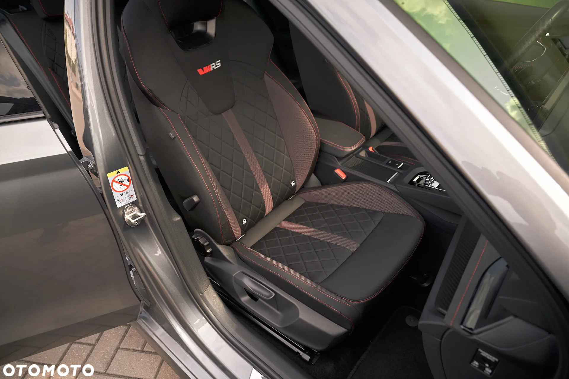 Skoda Octavia Combi 2.0 TDI DSG RS - 27