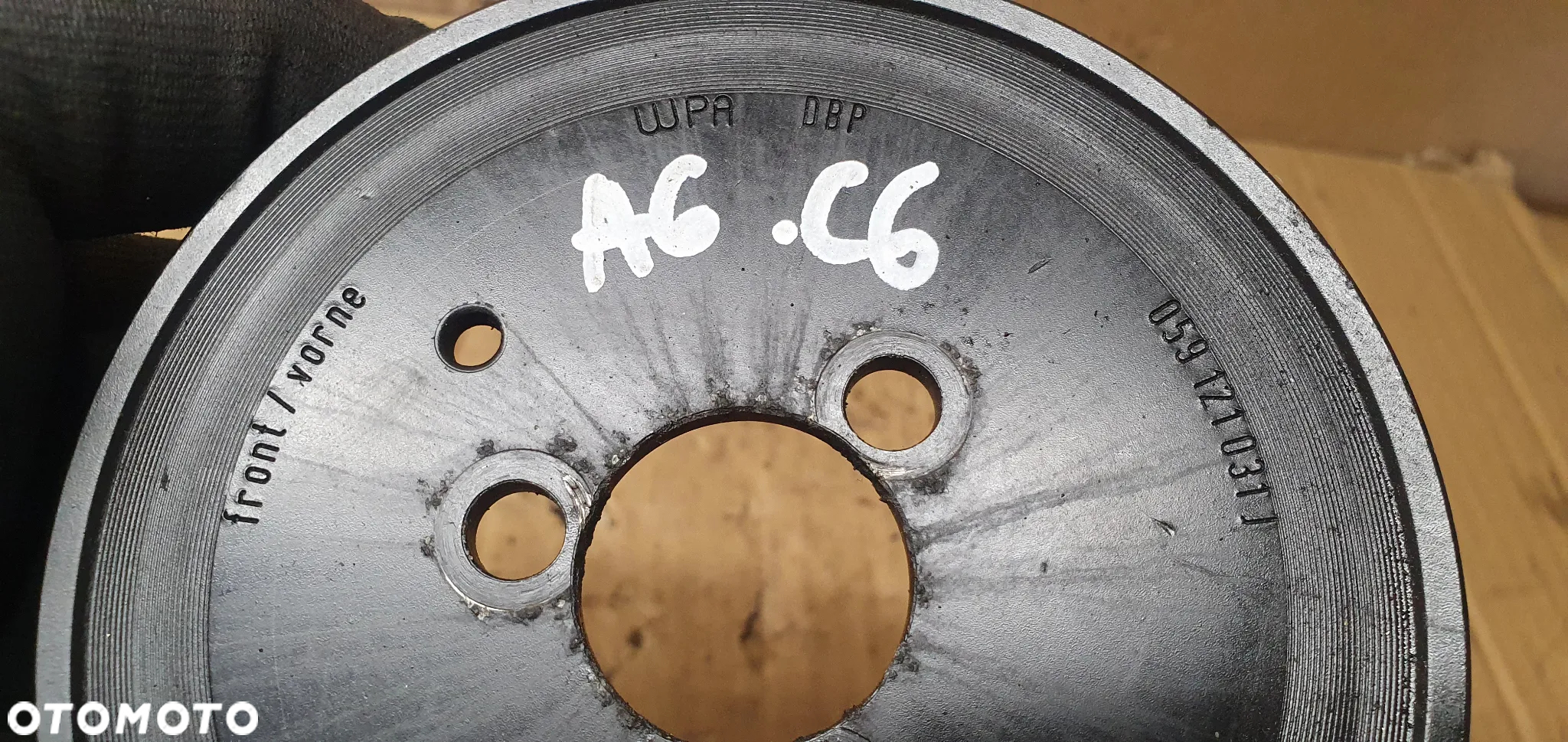 Koło pasowe pompy wody Audi A6 C6 2.7 TDI 059121031J - 6