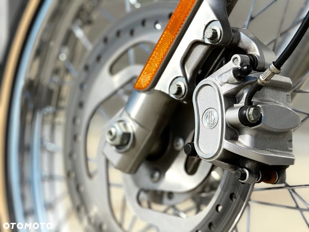 Harley-Davidson Sportster Seventy-Two - 22