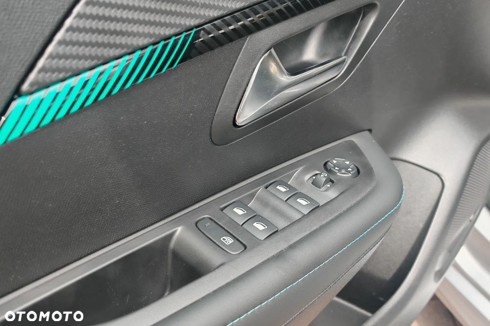 Peugeot 208 PureTech 100 EAT8 Allure - 16