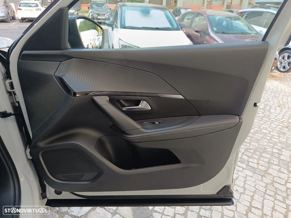 Peugeot 2008 1.2 PureTech Allure Pack - 34