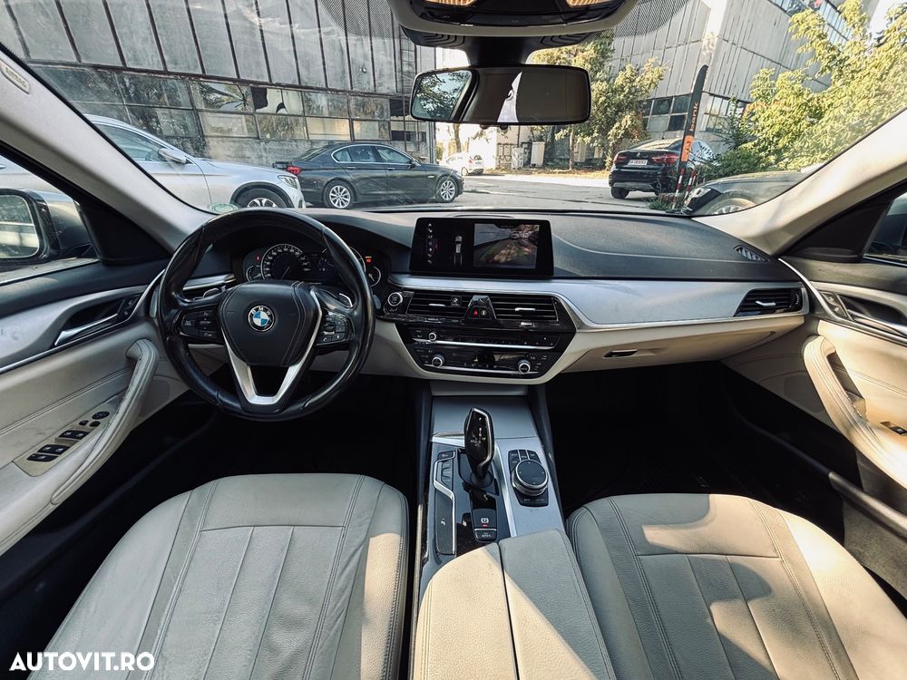 BMW Seria 5 520d Touring Aut. Luxury Line - 9