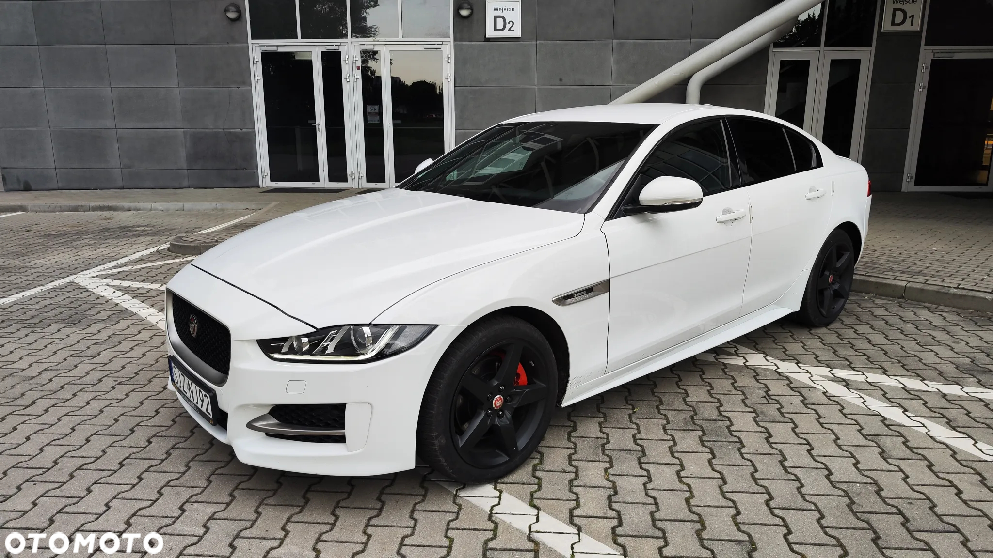 Jaguar XE 20d AWD R-Sport - 2
