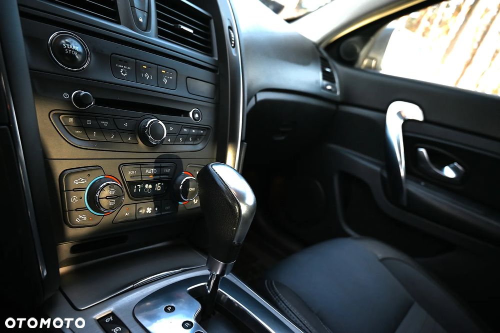 Renault Latitude - 24