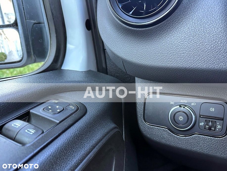 Mercedes-Benz Sprinter - 24