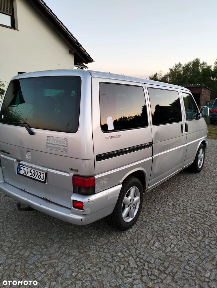 Volkswagen Multivan - 11