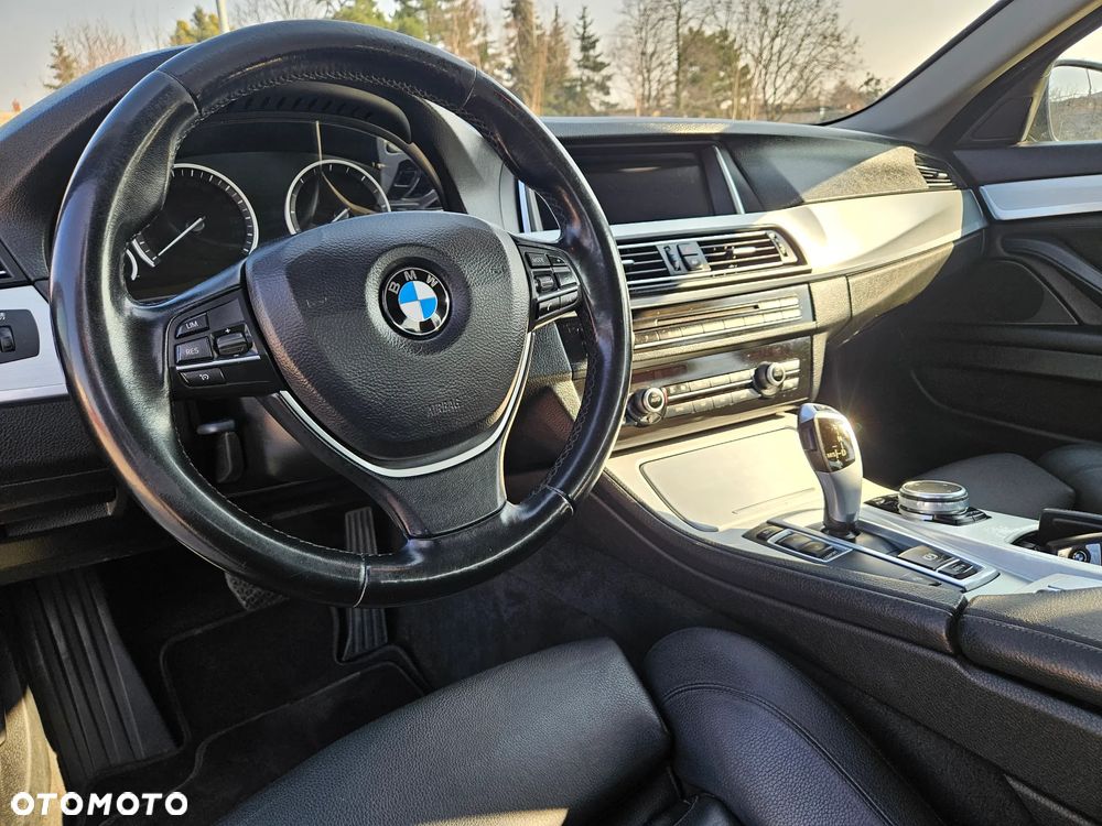 BMW Seria 5 525d xDrive Modern Line - 27