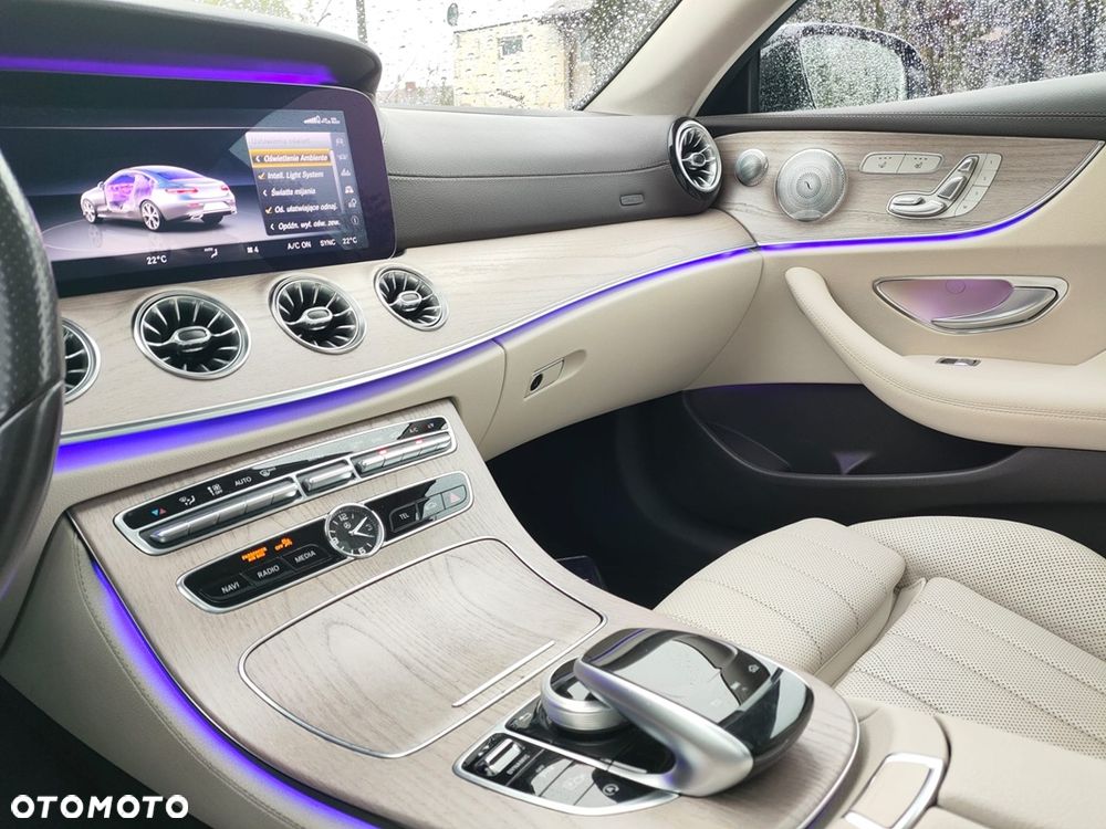 Mercedes-Benz Klasa E 300 9G-TRONIC AMG Line - 17