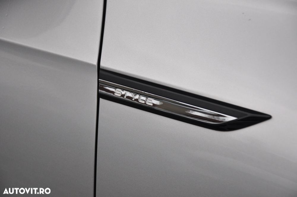 Volkswagen Golf 2.0 TDI DSG Style - 27