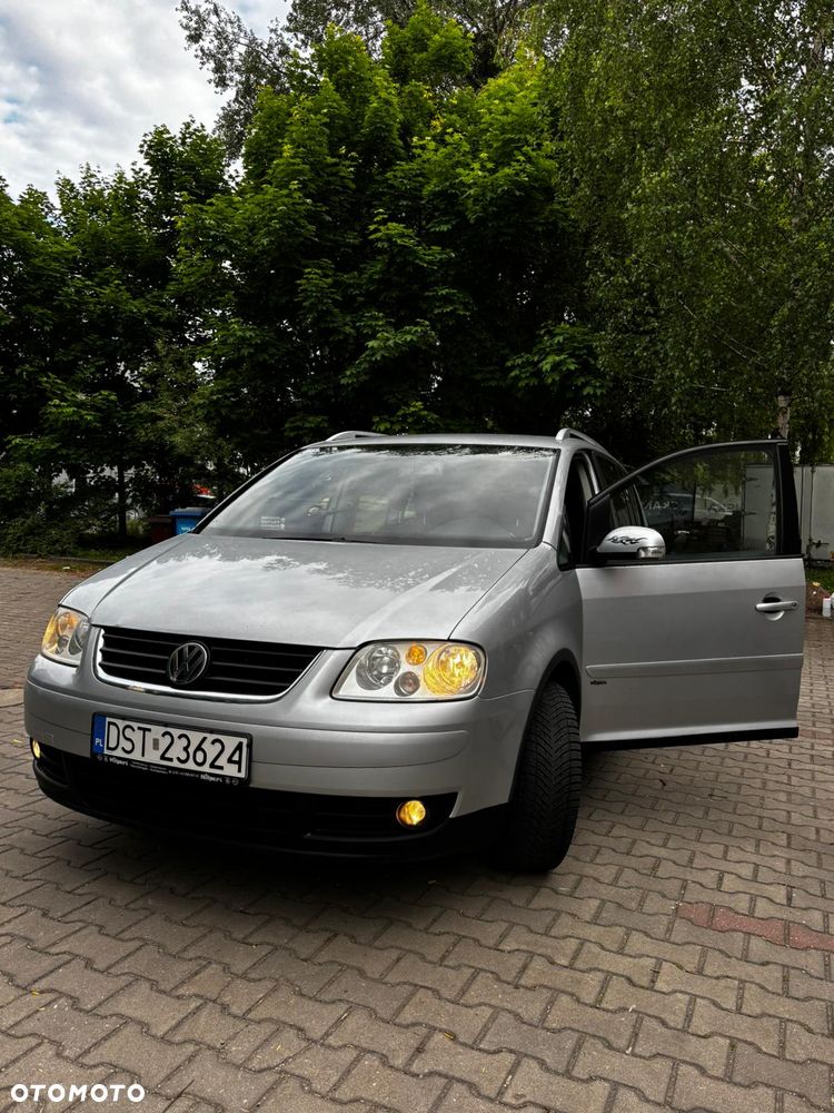Volkswagen Touran 2.0 TDI Highline - 13