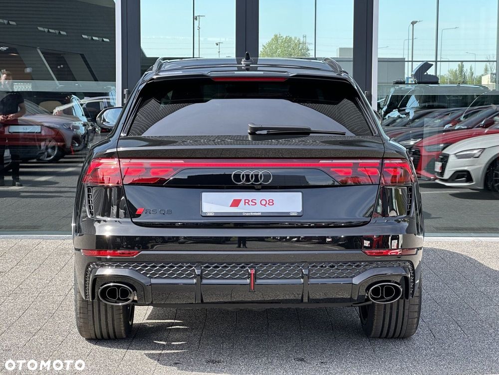 Audi RS Q8 - 8