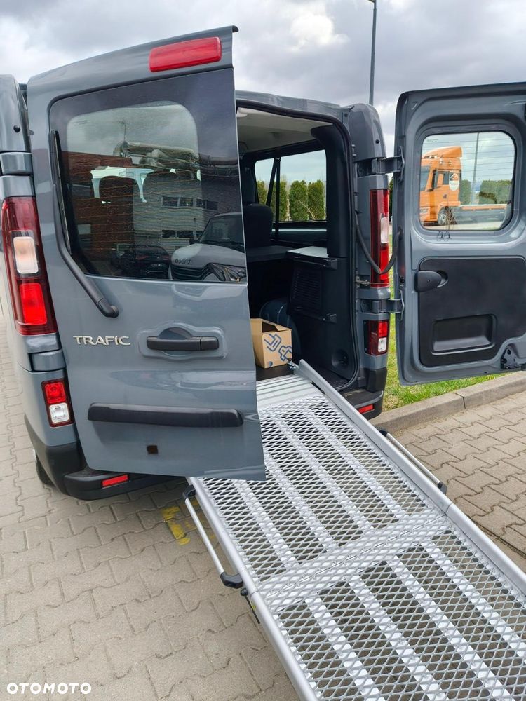 Renault TRAFIC 2.0, 9 osobowy Homologacja dla Osób Niepełnosprawnych na Wózku PEFRON - 25