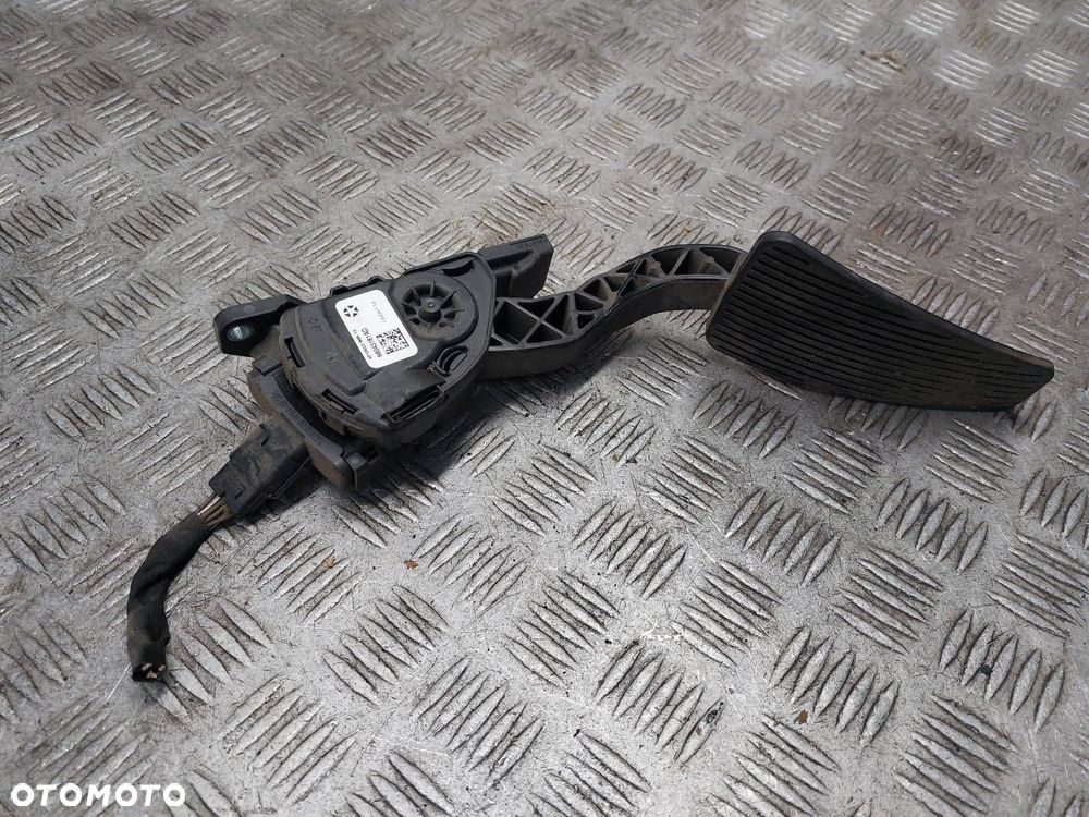 PEDAŁ GAZU POTENCJOMETR RAM 1500 I LIFT 2013- 68043161AD - 1